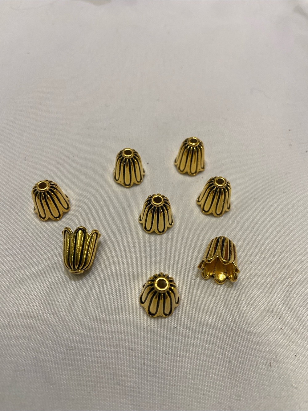 8 New Gold Floral Bead Caps - Decorative Jewelry Findings